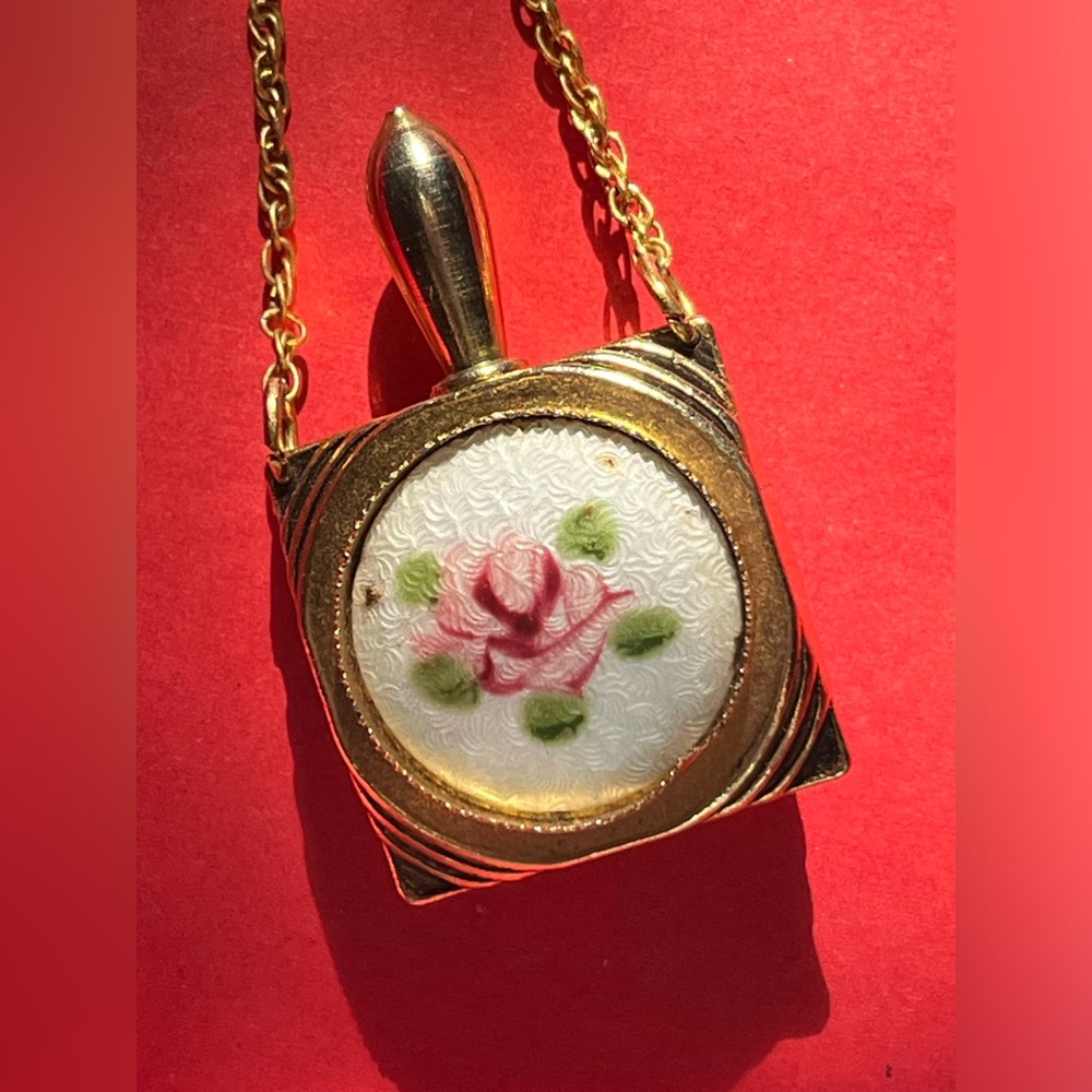 Vintage Designer gold Plated Perfume Scent Bottle/Flask Pendant Necklace